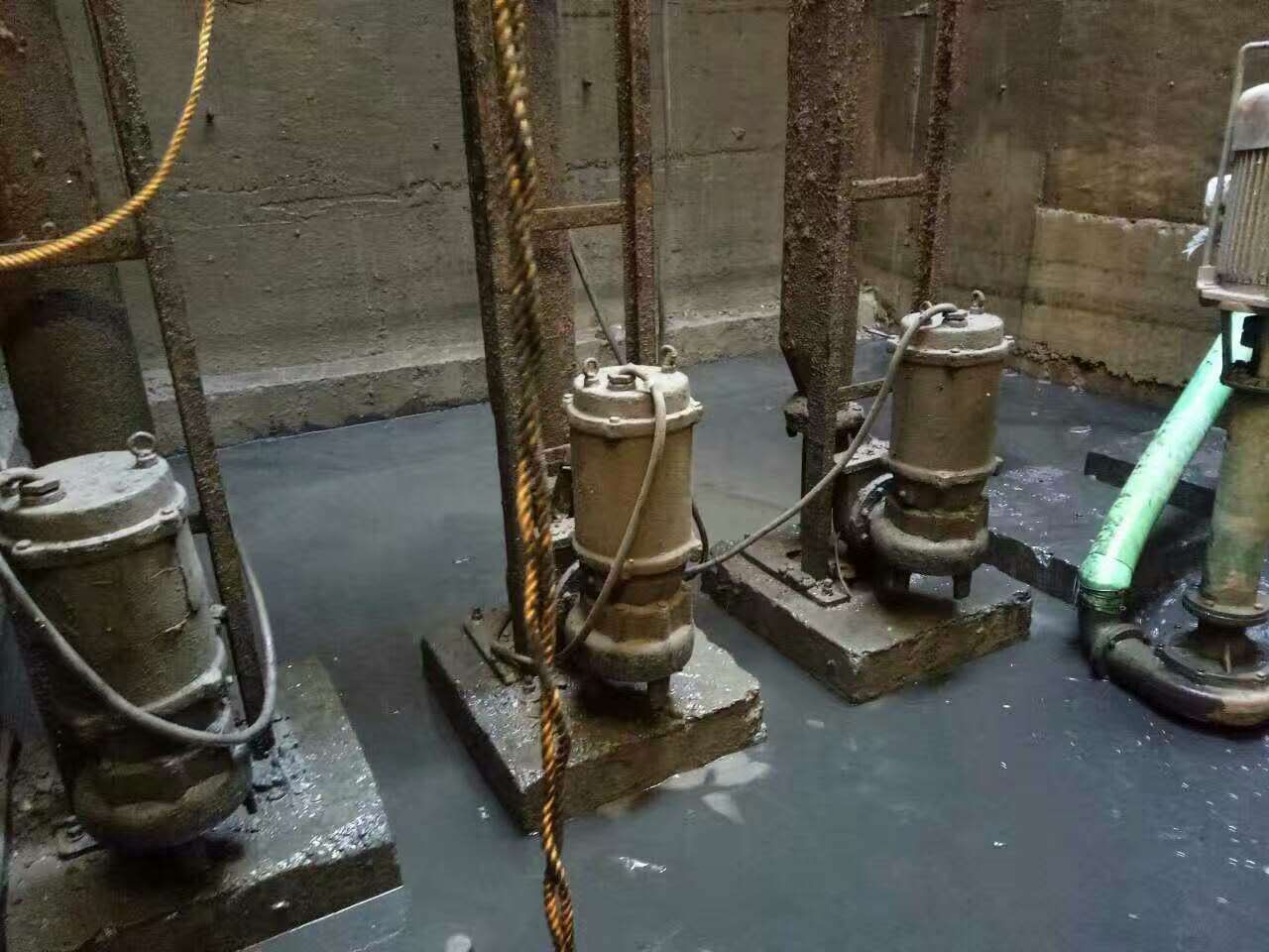 海珠污水池清理